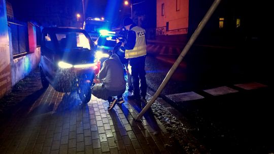 Dzierżoniów, trójkołowcem wjechał w znak