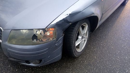 Dzierżoniów, zderzenie Audi z Mercedesem Dzierżoniów, zderzenie Audi z Mercedesem