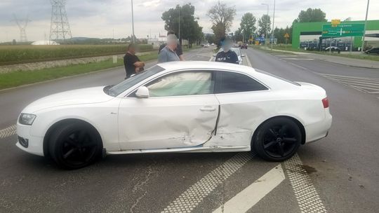 Dzierżoniów. Zderzenie Audi z Toyotą na drodze do Bielawy