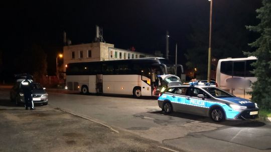 Dzierżoniów, zderzenie autobusu z Oplem