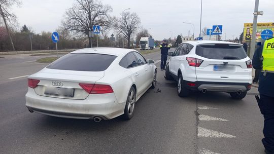 Dzierżoniów. Zderzenie Forda z Audi
