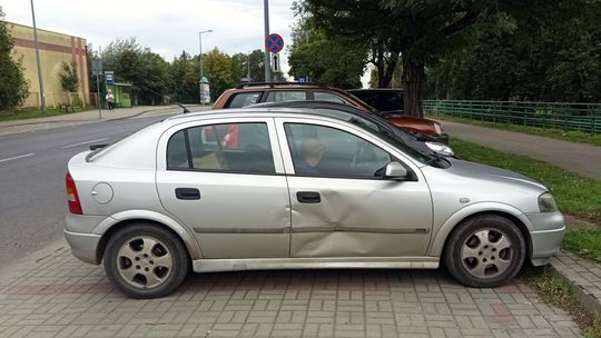 Dzierżoniów, zderzenie osobówek na Rondzie Silesiany