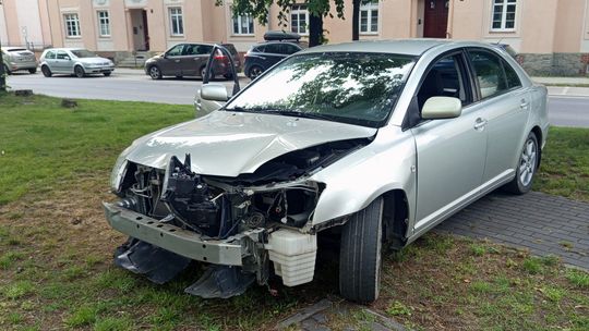 Dzierżoniów. Zderzenie Toyoty z Hyundaiem