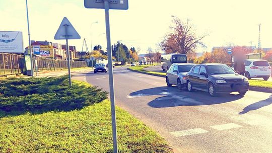 Dzierżoniów, zderzenie trzech pojazdów na Batalionów Chłopskich