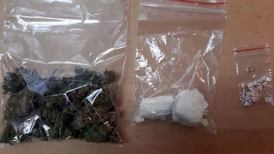 DZIERŻONIOWSCY KRYMINALNI UJAWNILI ZNACZNE ILOŚCI NARKOTYKÓW