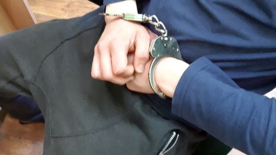 Dzierżoniowscy policjanci zatrzymali dwie osoby, które posiadały przy sobie narkotyki.