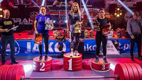 DZIERŻONIOWSKA POLICJANTKA ODNIOSŁA SUKCES NA MISTRZOSTWACH POLSKI WRPF SŁUŻB MUNDUROWYCH W ZŁOTORYI