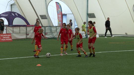 Festiwal Piłkarski dla dziewcząt w Dzierżoniowie