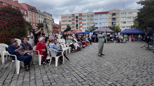Festyn wsparcia „Wspólny kierunek” na dzierżoniowskim Rynku