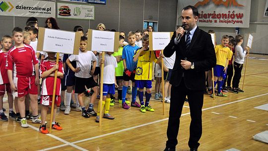 FINAŁ HALOWEJ LIGI PIŁKI NOŻNEJ KLAS II I III