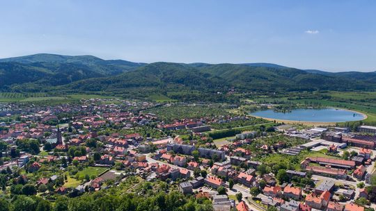 Garść statystyk z Bielawy - urodzenia, zgony, śluby i rozwody w 2024 roku