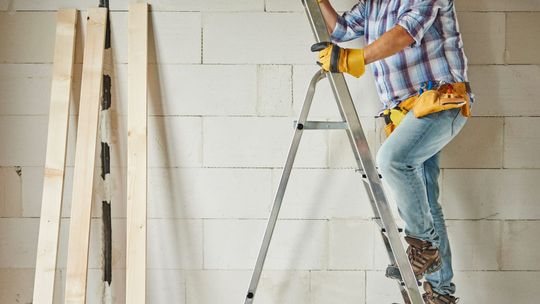 Gdzie drabiny aluminiowe zyskują największe znaczenie i jak wpływają na bezpieczeństwo? Gdzie drabiny aluminiowe zyskują największe znaczenie i jak wpływają na bezpieczeństwo?