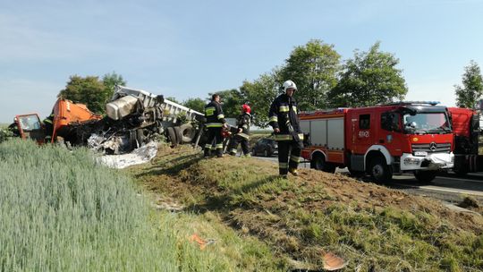 GROŹNY WYPADEK NA KRAJOWEJ ÓSEMCE (AKTUALIZACJA WIDEO)