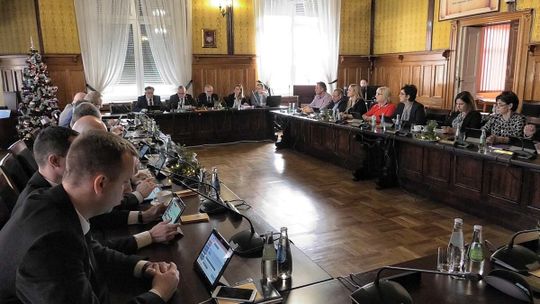 GRUDNIOWA SESJA RADY MIEJSKIEJ W BIELAWIE