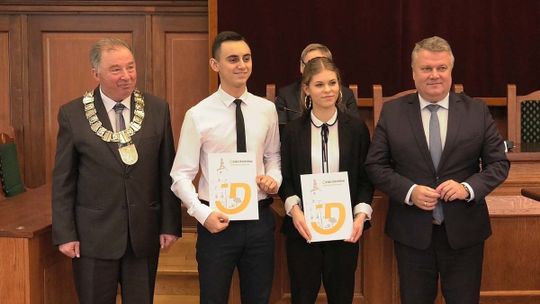 GRUDNIOWA SESJA W DZIERŻONIOWIE