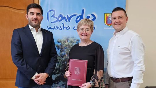 Historyczny dzień w Bardzie! Powstanie 40 nowych domów po powodzi