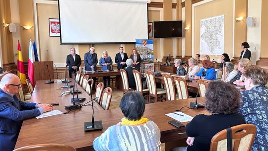 Inauguracyjna sesja Rady Seniorów Powiatu Kłodzkiego I kadencji!