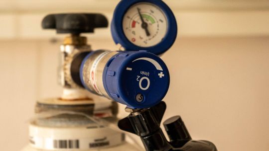 Instalacje kriogeniczne — zastosowanie, bezpieczeństwo i znaczenie regularnych przeglądów technicznych