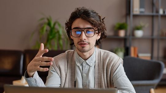 Jak wybrać platformę eventową do konferencji i spotkań online?