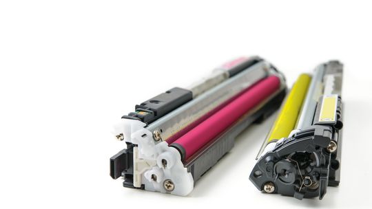 Jak wymienić toner w drukarce laserowej?