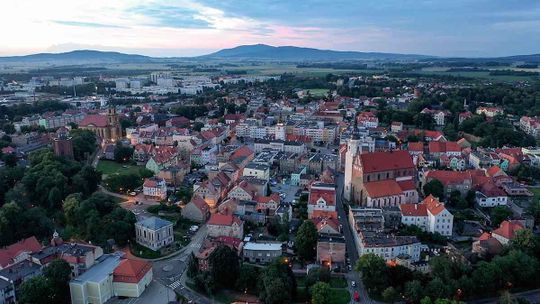 JAKICH INWESTYCJI MOGĄ SPODZIEWAĆ SIĘ MIESZKAŃCY DZIERŻONIOWA?