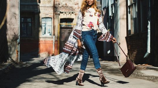 Jeansy do pracy - czy to dobry pomysł?