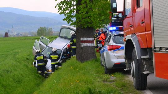 JEDNA OSOBA RANNA PO WJECHANIU OPLA DO ROWU