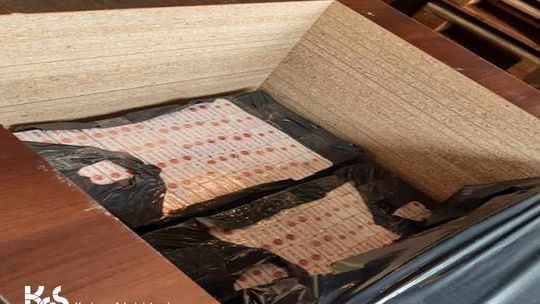 KIEROWCA UKRYŁ W PŁYTACH MEBLOWYCH 400 TYS. SZT. PAPIEROSÓW BEZ AKCYZY