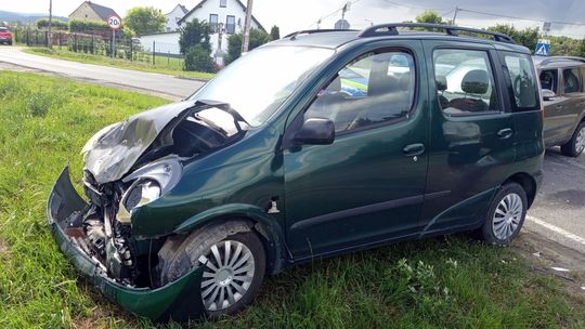 Kietlice. Zderzenie Skody z Toyotą