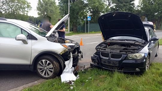 Kołaczów, zderzenie czołowe BMW z Oplem