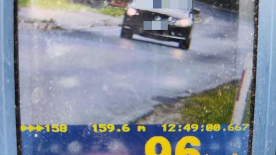 Kolejne nieodpowiedzialne zachowania uczestników ruchu drogowego ujawnione przez policjantów z Dzierżoniowa