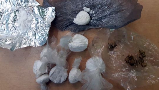 Kolejne osoby odpowiedzą za posiadanie narkotyków