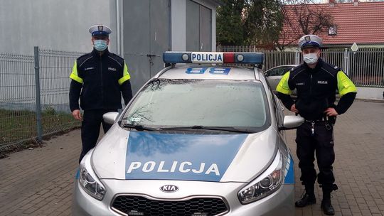 KOLEJNE ŻYCIE URATOWANE PRZEZ POLICJANTÓW