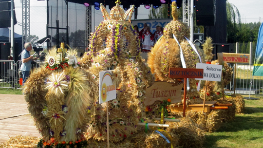 KONKURS NA NAJPIĘKNIEJSZY WIENIEC DOŻYNKOWY