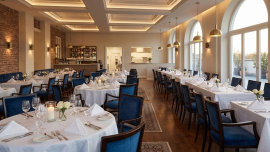 Krzesła dla firm – jak wyposażyć restaurację, biuro, hotel i kawiarnię?