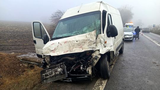 Łagiewniki, Peugeotem wjechał ciężarówkę na Ósemce