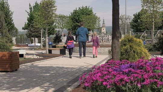 MAJÓWKA Z MINIEUROLANDEM