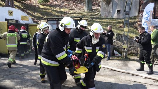 MANEWRY SŁUŻB RATUNKOWYCH W KOPALNI NOWA RUDA