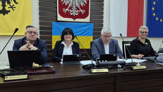 Marcowa sesja Rady Powiatu Dzierżoniowskiego – nagrody wielkanocne, sprawozdania i ważne uchwały na 2026 rok