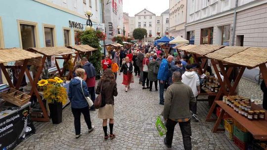 MIODOBRANIE I BUKOWIŃSKIE SPOTKANIA Z FOLKLOREM