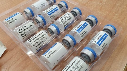 MOBILNY PUNKT SZCZEPIEŃ PRZECIWKO COVID-19 W POWIECIE DZIERŻONIOWSKIM