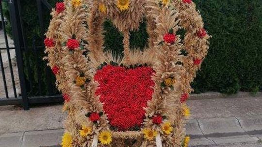 NAJPIĘKNIEJSZY WIENIEC DOŻYNKOWY WYBRANY