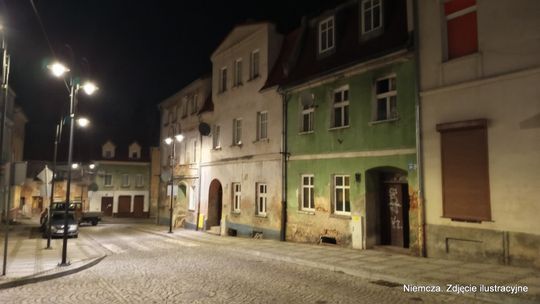 Niemcza. Syn ugodził swoją matkę nożem