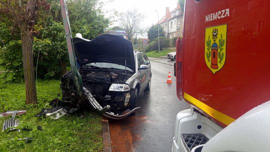 Niemcza. Volkswagen zatrzymany na latarni