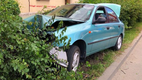 Nietrzeźwy wypadł z drogi w Dzierżoniowie