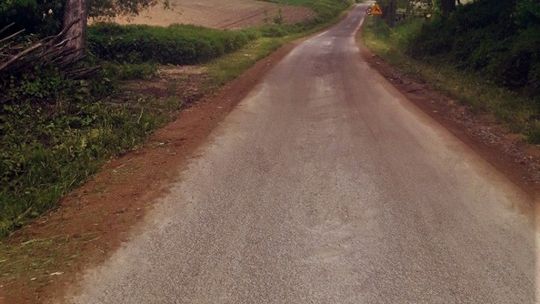 NOWA NAWIERZCHNIA NA DRODZE PODLESIE - RUSZKOWICE