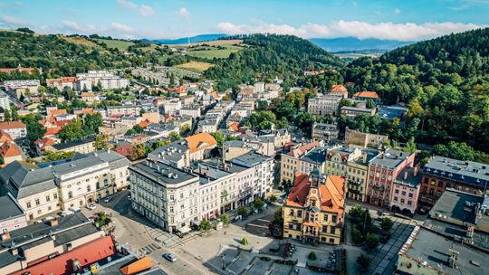 Nowa Ruda – filmowe miasto z górniczą przeszłością i wyjątkowym krajobrazem