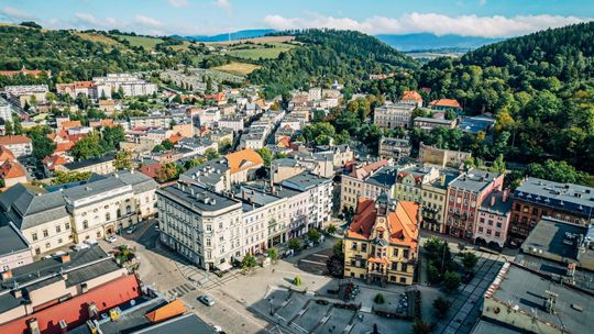 Nowa Ruda – filmowe miasto z górniczą przeszłością i wyjątkowym krajobrazem