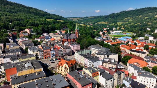 Nowa Ruda: Rekordowy budżet i historyczne inwestycje w 2025 roku