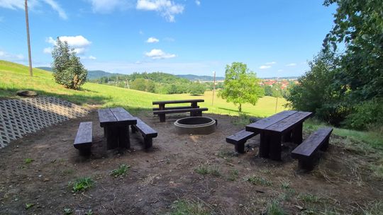 Nowe miejsca do grillowania na Górze Parkowej w Bielawie już dostępne!